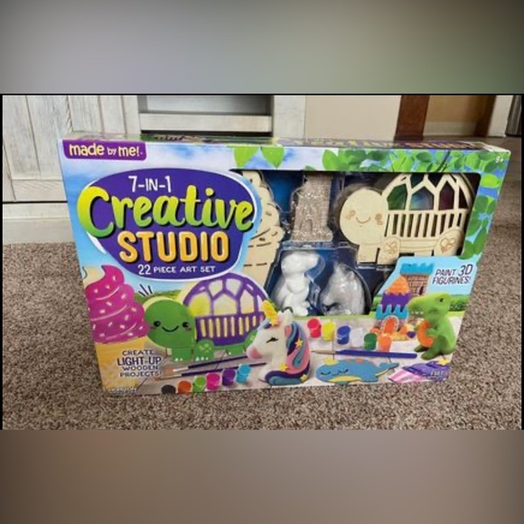 7-in-1 Creative Studio 22 Piece Art Set - Picture 1 of 1